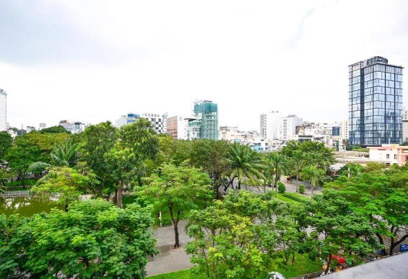 هتل The Noble Swan Woodpark