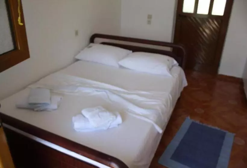 ペンション Benardo Guesthouse