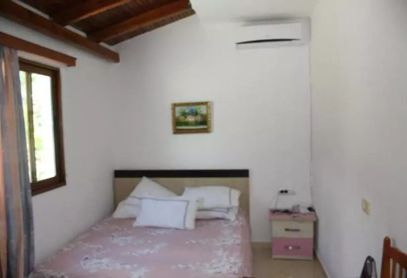 ペンション Benardo Guesthouse