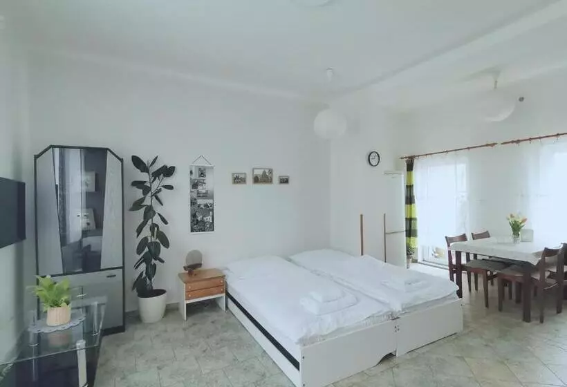 Majatalo Penzion Pod Kostelíčkem