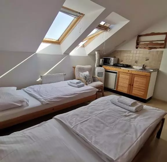 Majatalo Penzion Pod Kostelíčkem