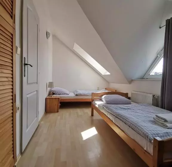 Majatalo Penzion Pod Kostelíčkem