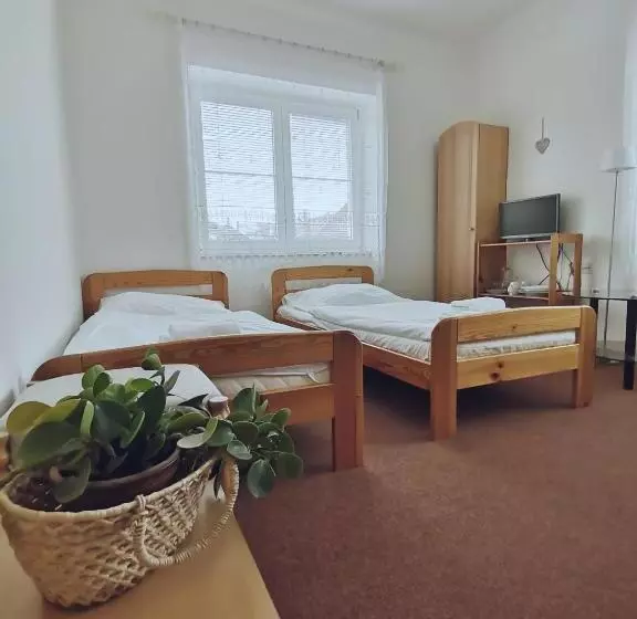 Majatalo Penzion Pod Kostelíčkem