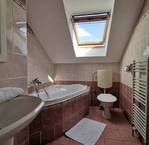 Majatalo Penzion Pod Kostelíčkem