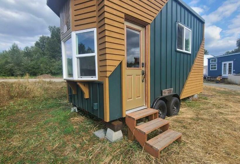 فندق صغير Emerald Lodge Tiny House On The Farm