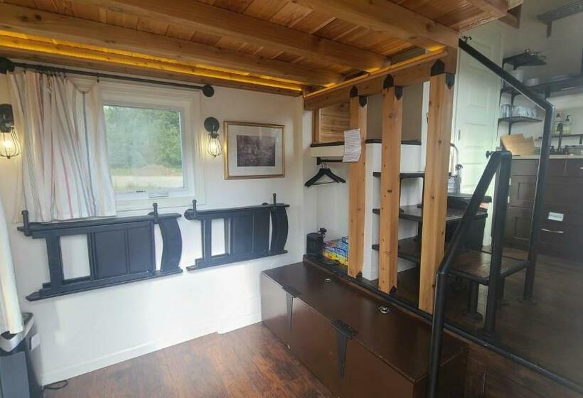 فندق صغير Emerald Lodge Tiny House On The Farm