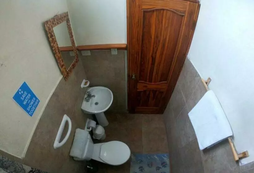 ユースホステル Hostal Moai