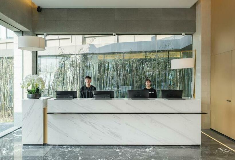 Atour Hotel Chongqing West Station