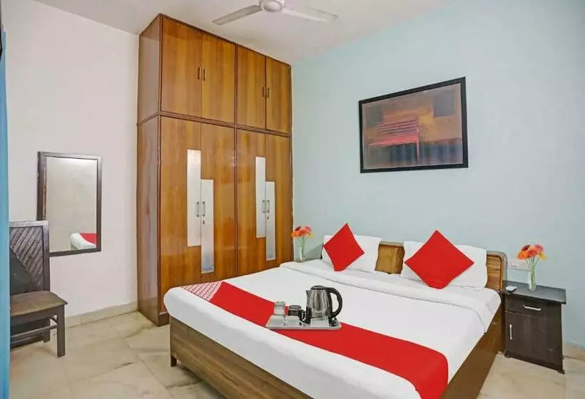ホテル O Premium Stay Near Dlf Avenue Saket