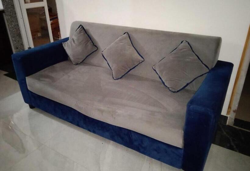 هتل Spot On 92711  Krishna Palace