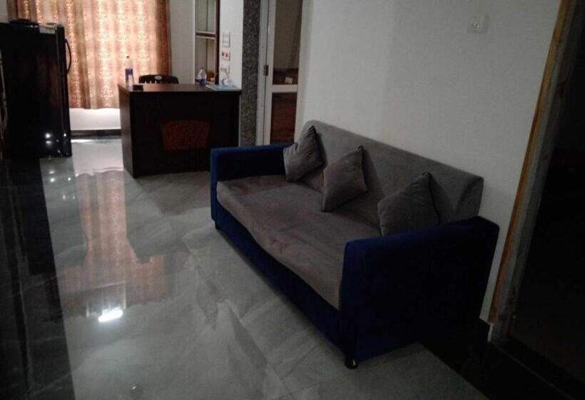 هتل Spot On 92711  Krishna Palace