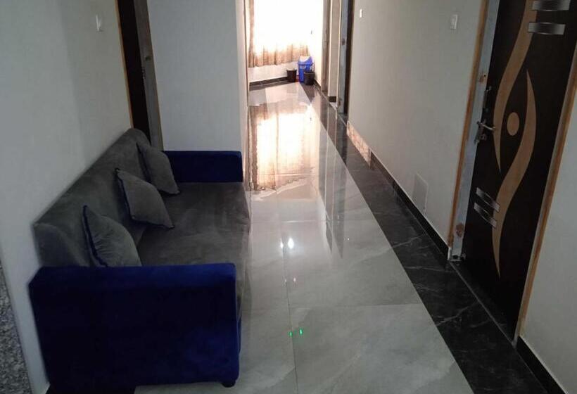 هتل Spot On 92711  Krishna Palace