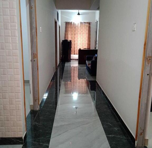 هتل Spot On 92711  Krishna Palace