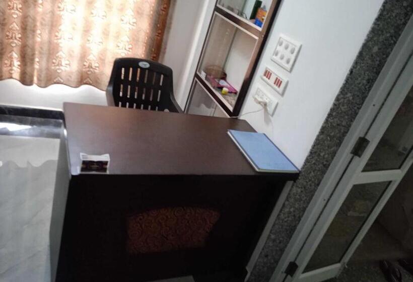 هتل Spot On 92711  Krishna Palace