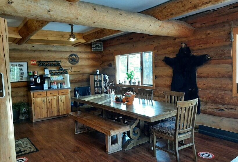 モーテル Arctic Divide Lodge