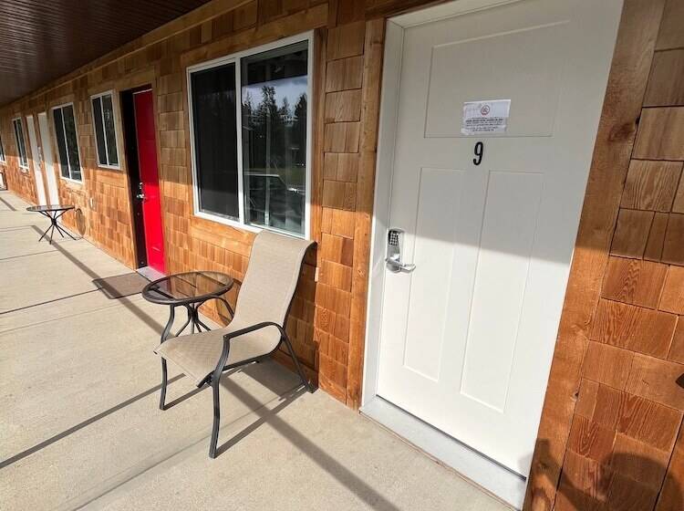 モーテル Arctic Divide Lodge