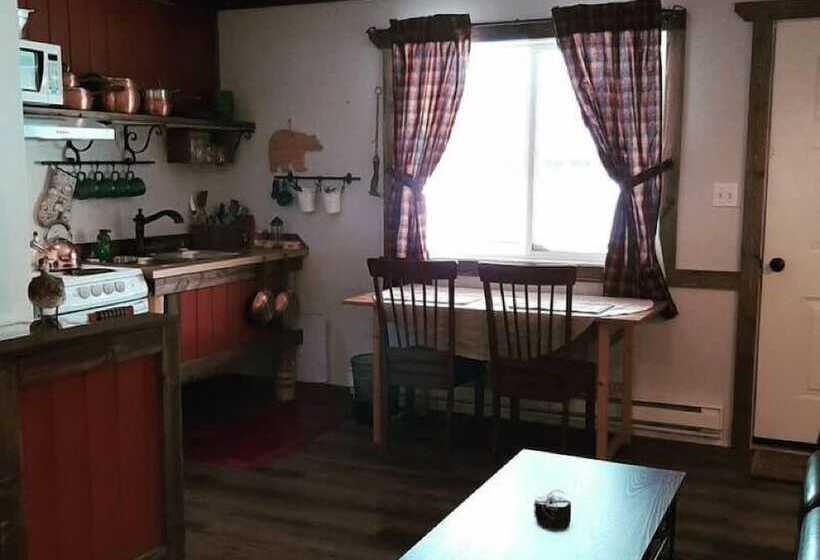 モーテル Arctic Divide Lodge