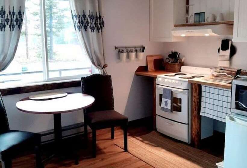 モーテル Arctic Divide Lodge