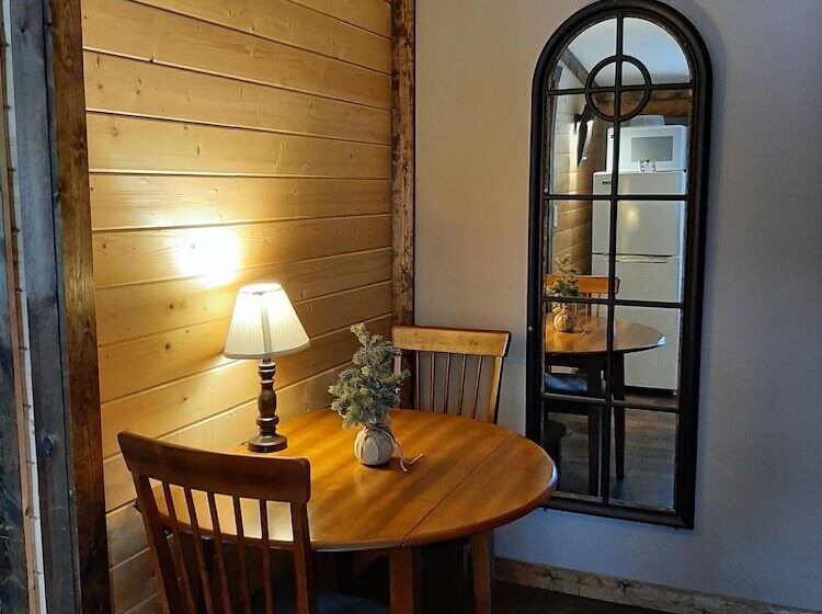 モーテル Arctic Divide Lodge