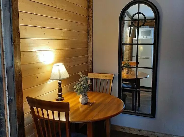 Motelli Arctic Divide Lodge