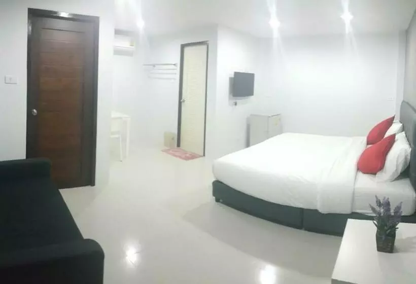 پانسیون The Clover Lampang