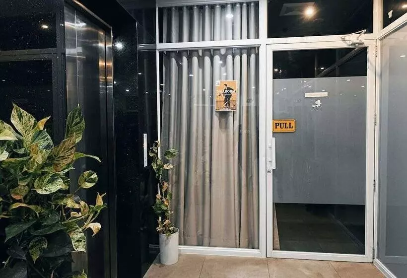 ホテル Fb Dormitel Suites