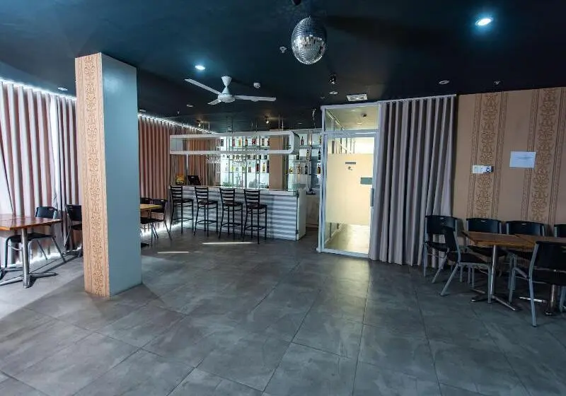 Hotelli Fb Dormitel Suites