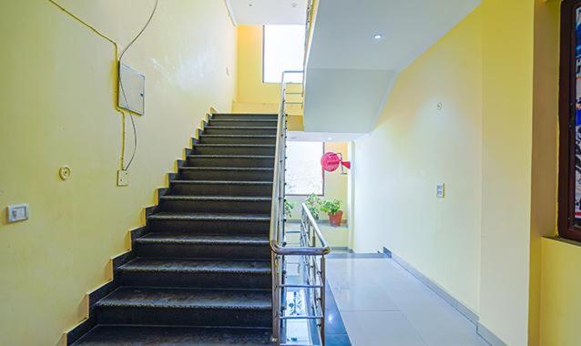 בית מלון כפרי Paras Plaza