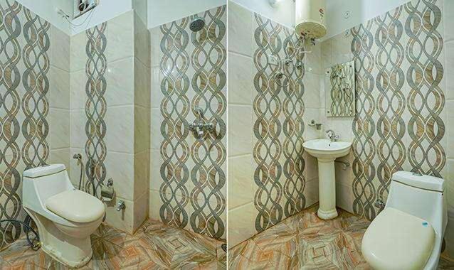 בית מלון כפרי Paras Plaza