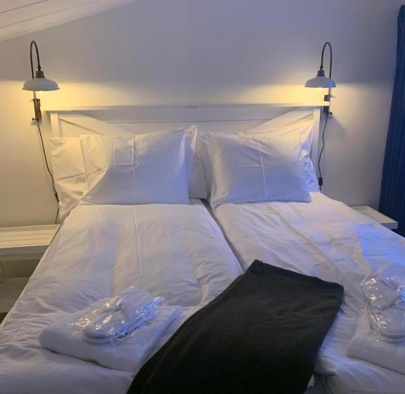 هتل Två Små Svin Bnb