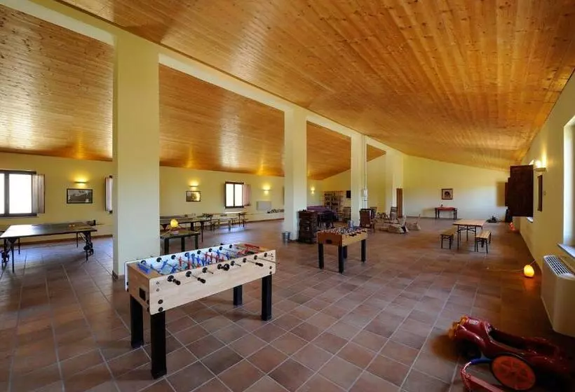 هتل Agriturismo Arcobaleno Assisi