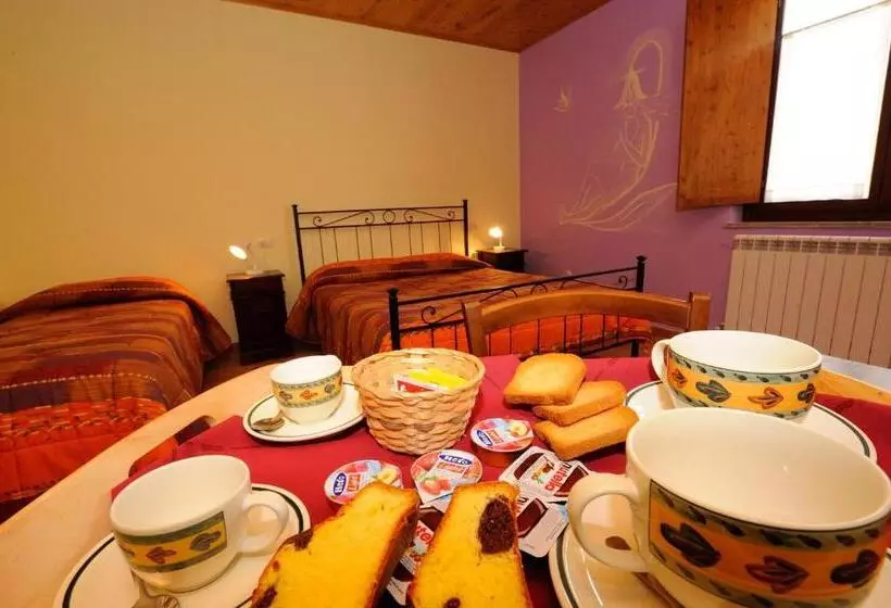 هتل Agriturismo Arcobaleno Assisi