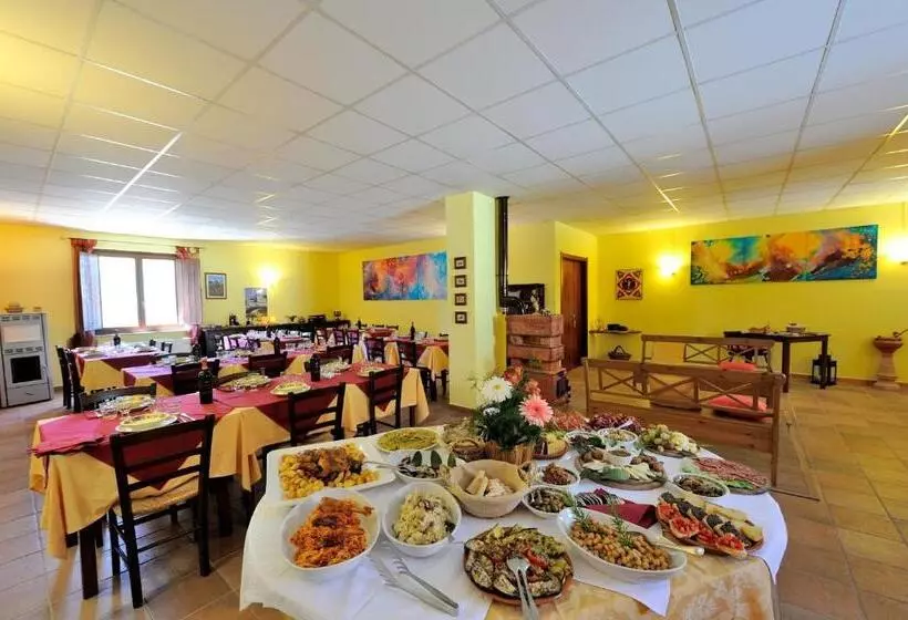 هتل Agriturismo Arcobaleno Assisi