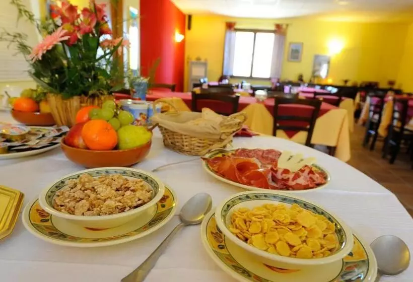 هتل Agriturismo Arcobaleno Assisi