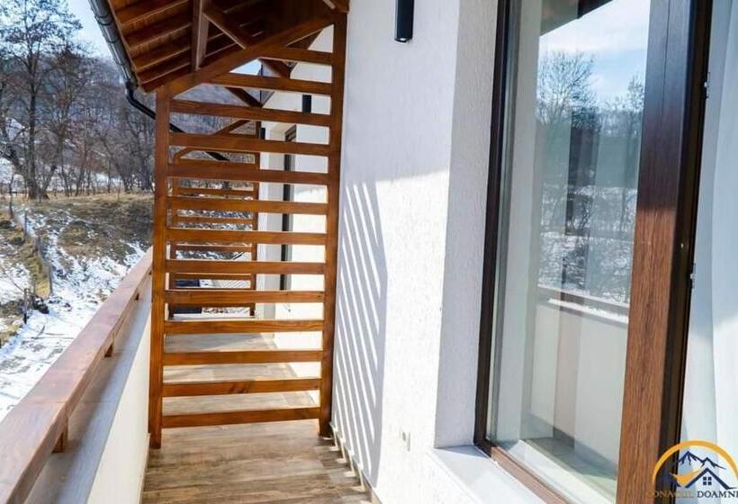 فندق Conacul Doamnei