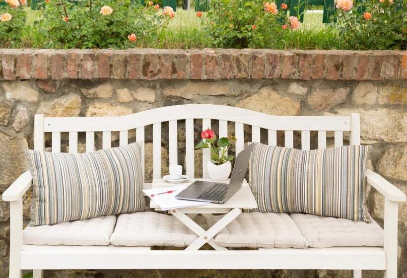 Отель White Tail Organic Farm