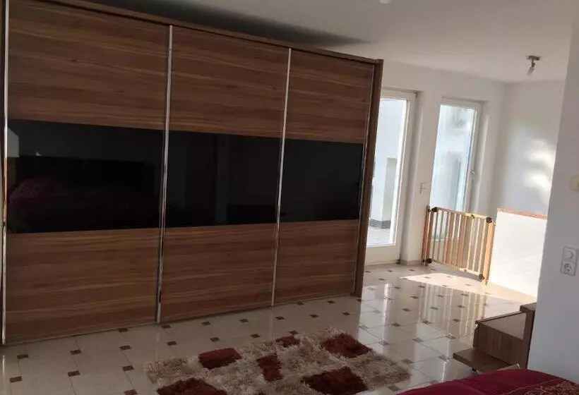 Majatalo Emc Maisonette