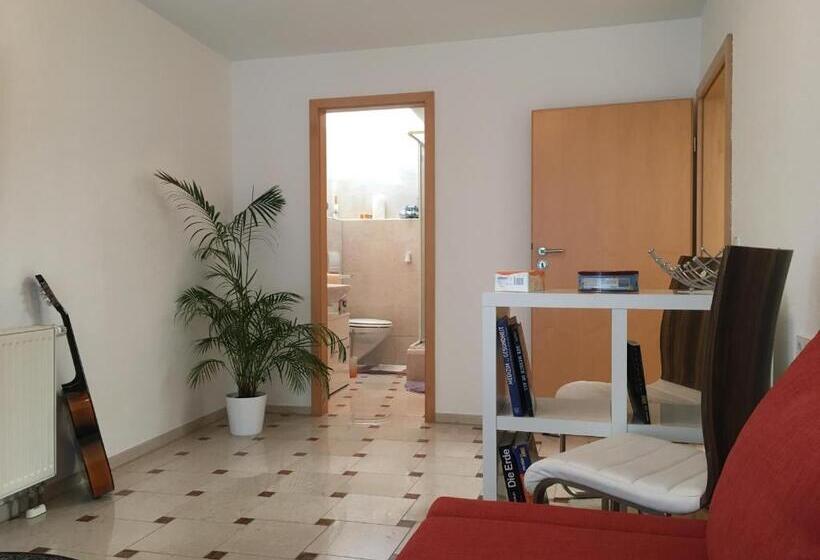 بنسيون Emc Maisonette