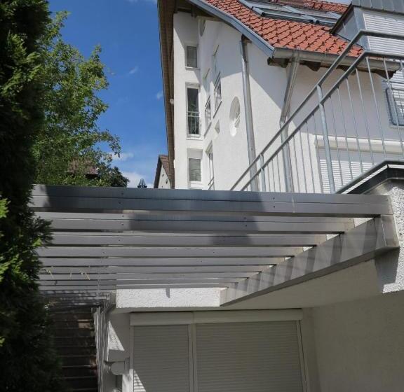 بنسيون Emc Maisonette