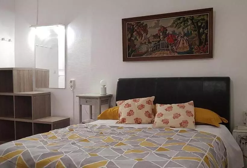 ペンション Gazelle Guest House And Art Gallery