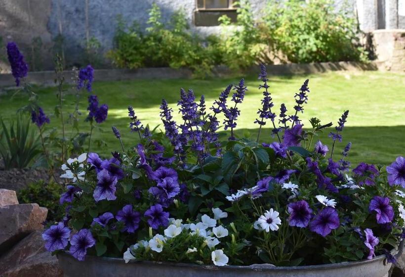 ペンション L Hadestal