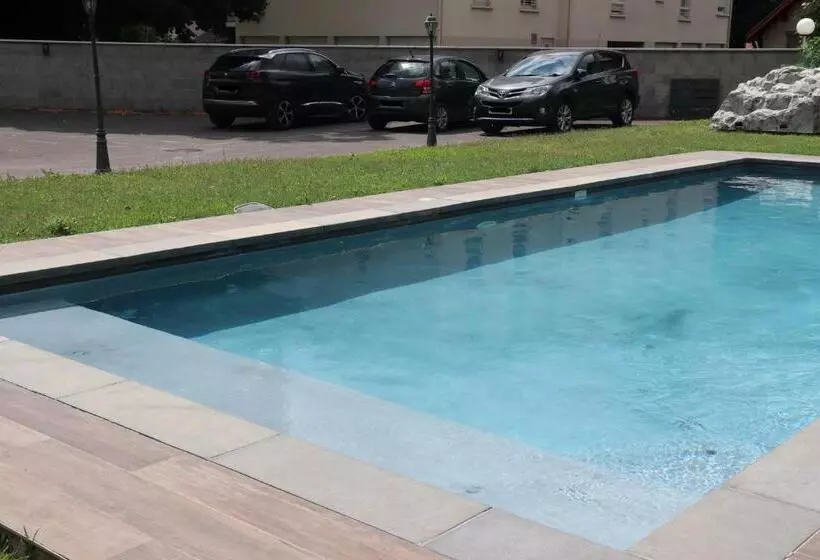 ペンション Les Tourelles