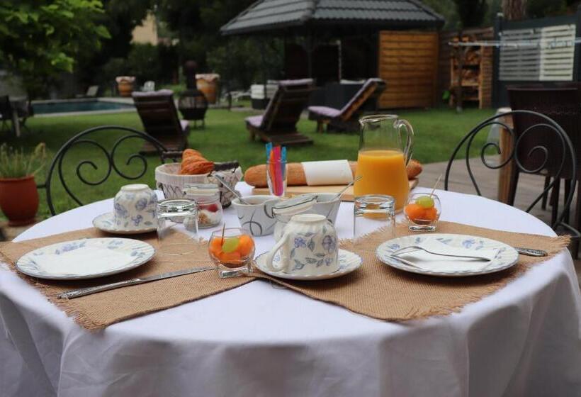 بنسيون Les Tourelles