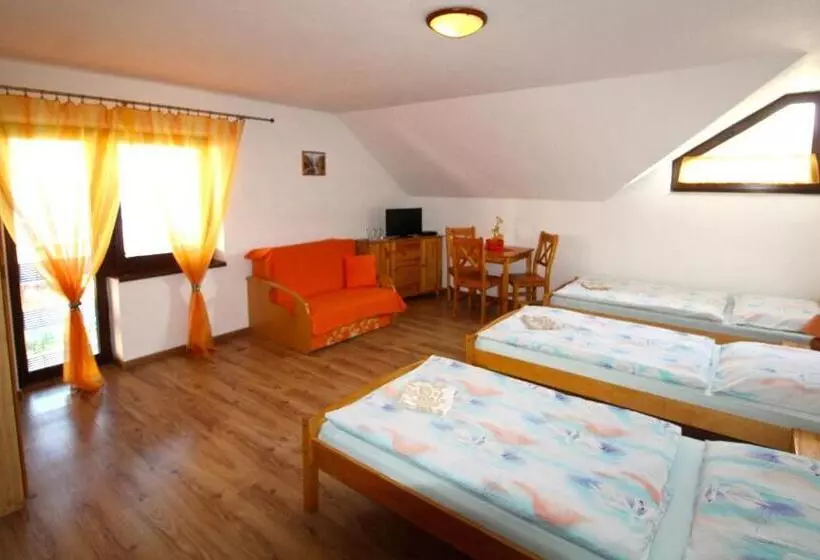 Majatalo Penzion Saty