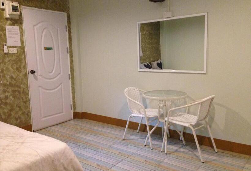 הוסטל Rada Phan