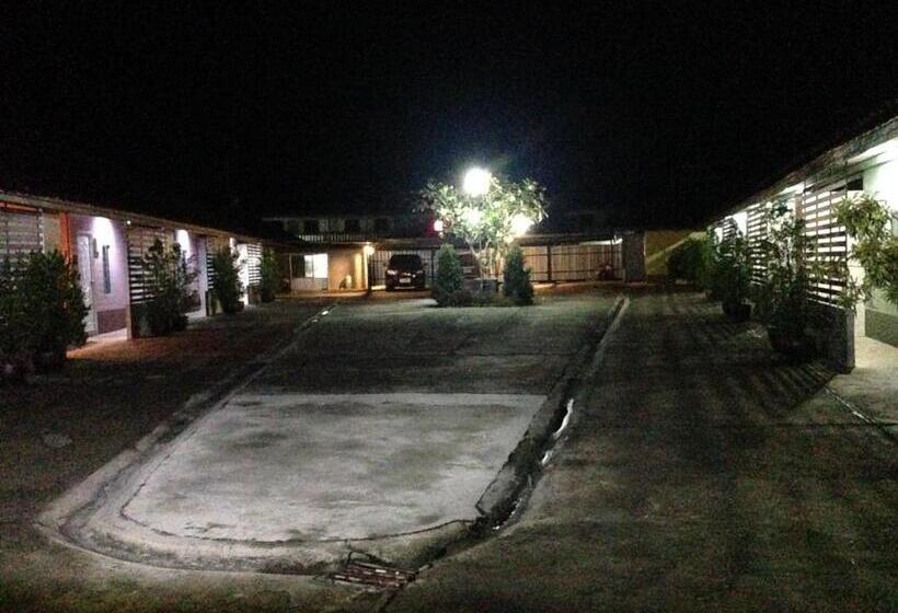 הוסטל Rada Phan