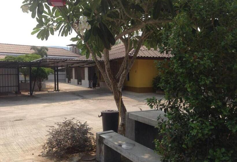 הוסטל Rada Phan