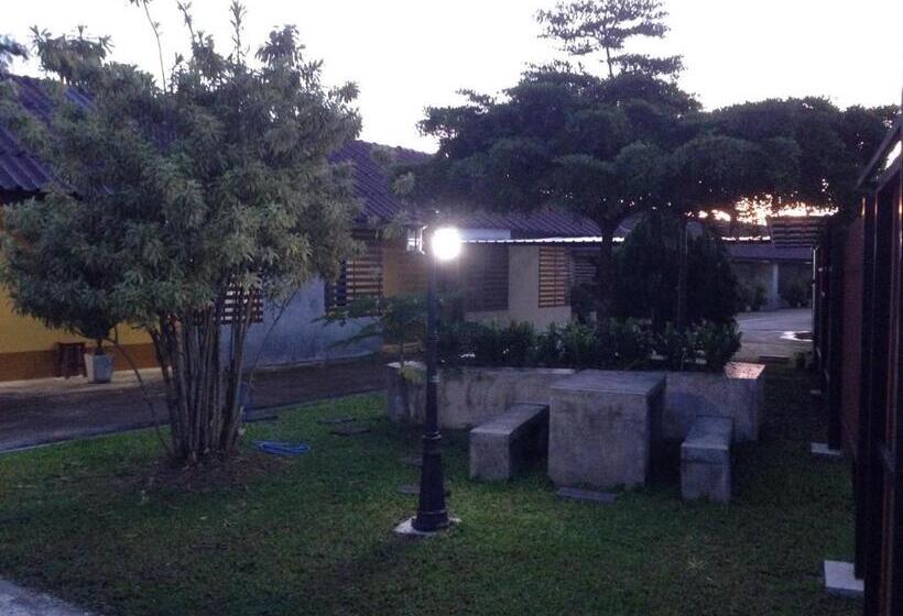 הוסטל Rada Phan