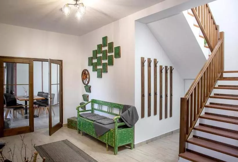 Aamiaismajoitus (B&B) Csató Panzió   Pensiunea Csató