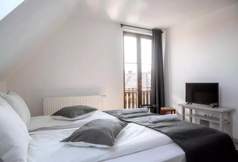 Aamiaismajoitus (B&B) Csató Panzió   Pensiunea Csató